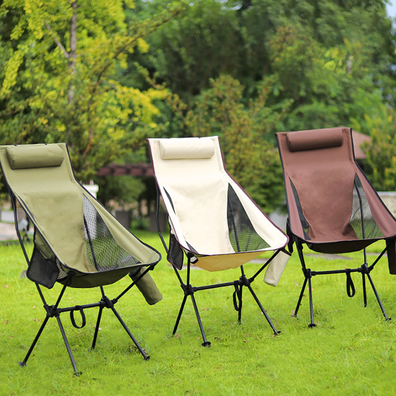 كرسى شاطىء على شكل قمر
